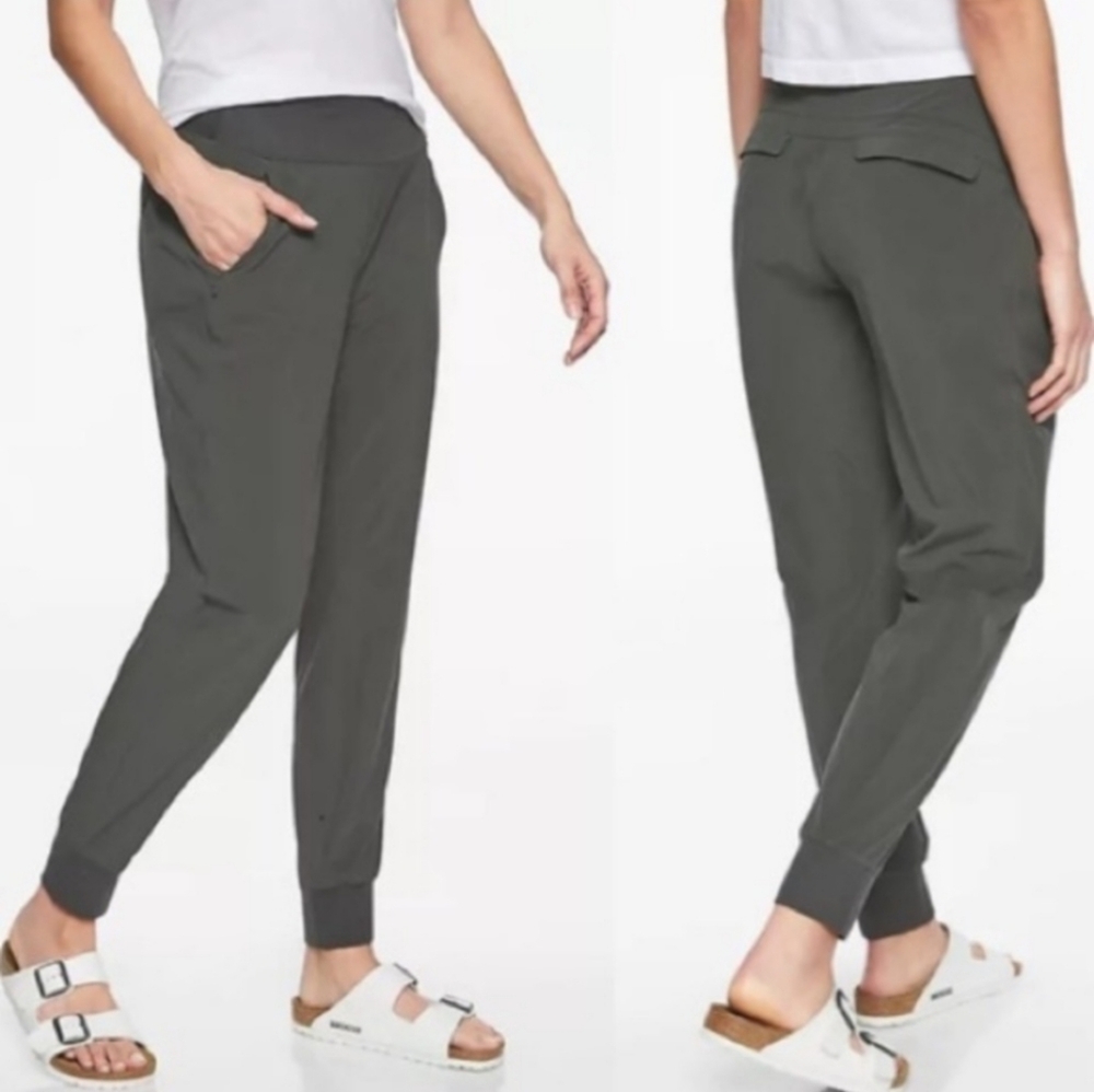Athleta Soho Jogger Pants Gray Active Workout Ankle Joggers Size 4